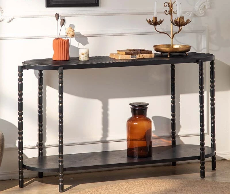 مدخل منزلي على طراز العصور الوسطى، ممر منزلي، خزانة ممر، طاولة سوداء أمريكية قديمة، حافظة بسيطة لتزيين غرفة المعيشة