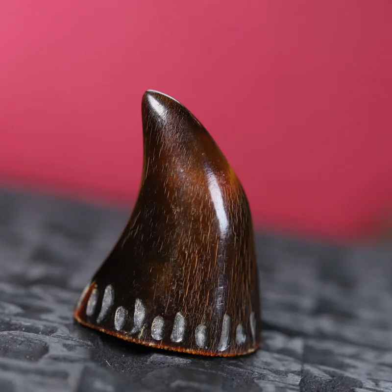 

Высокая имитация ворса, рог носорога, яка, ручной орнамент, рыбьее яйцо, рог коровы, тибетский стиль, источник прямой трансляции