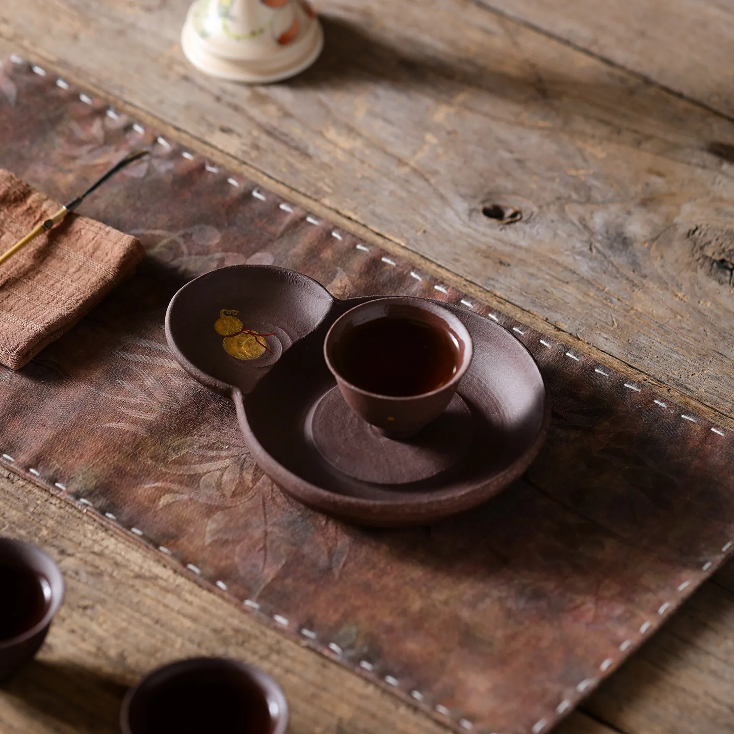 Purple Clay Gourd Teapot Stand with Hand Painted Gourd, Ceramic Dry Brewing Tray for Loose Leaf Tea and Daily Tea Rituals