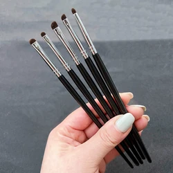 Karsyngirl 1Pcs Makeup Brush Smudge Precision Eyeliner Smudge Brush Horse Hair Eyeshadow Smudge Brush Small Smoky Liner Brushes