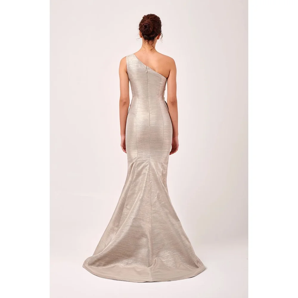 Elegant Silver Gold One Shoulder Ruffled Peplum Detail Long Mermaid Dress Chic Draped Floor Length Train Formal Party Gowns
