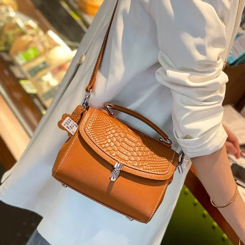 

Female Cowhide Versatile Handbag Women Cow Real Leather Crossbody Bag Ladies Retro Fashion Temperament Square Shoulder Bag Purse