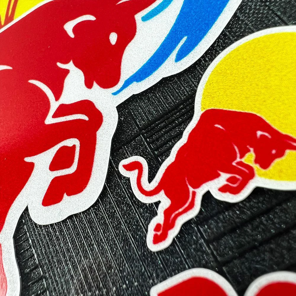 Nuovi adesivi riflettenti per auto Red Bull per moto, skateboard, casco, serbatoio carburante, scatola di coda, decalcomanie decorative impermeabili