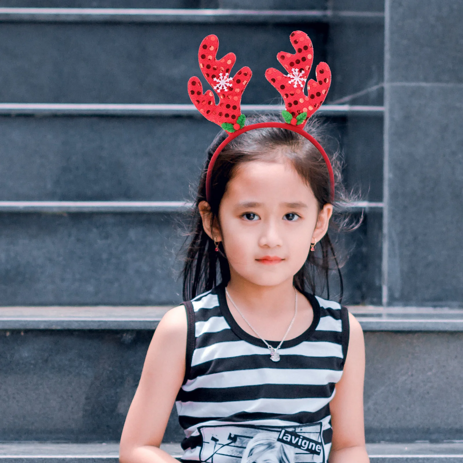 

1Pcs Christmas Hairband Antlers Headband Red Cloth Material Snowflake Party Decoration Stylish Hair Hoop Christmas Hairband