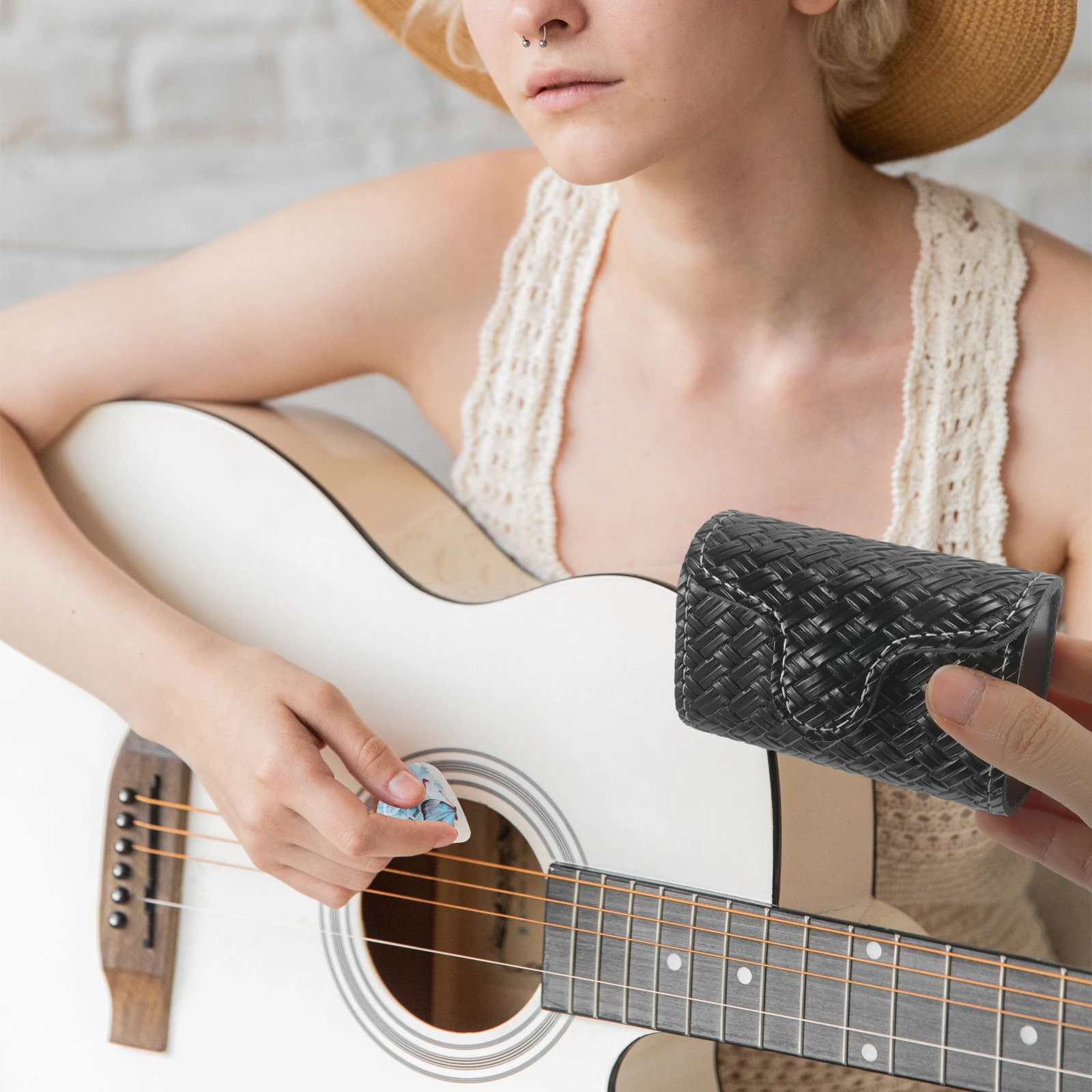 

Cowhide Guitar Black Portable Storage Slide Case ganizer Picks Holder Accessories Musical Instruments Parts