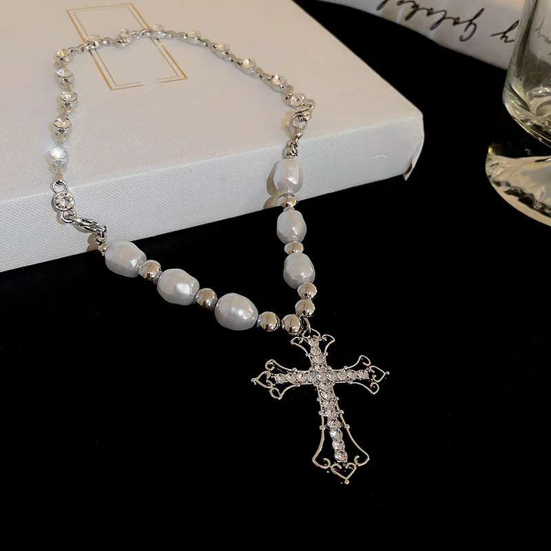 Fashionable Trend, Sweet and Cool Artificial Diamond Cross Pendant, Gorgeous Pearl Hip-hop Collarbone Chain Necklace Gift