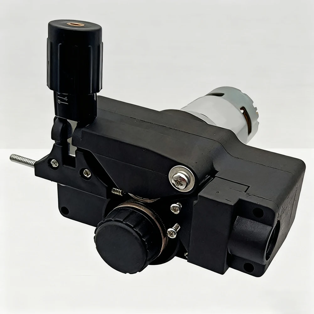 

Самозащищенный двигатель подающего механизма для сварочного аппарата, 40 Вт, с возможностью выбора направления подачи (влево/вправо), предназначенный для стабильной подачи проволоки, 1 шт.