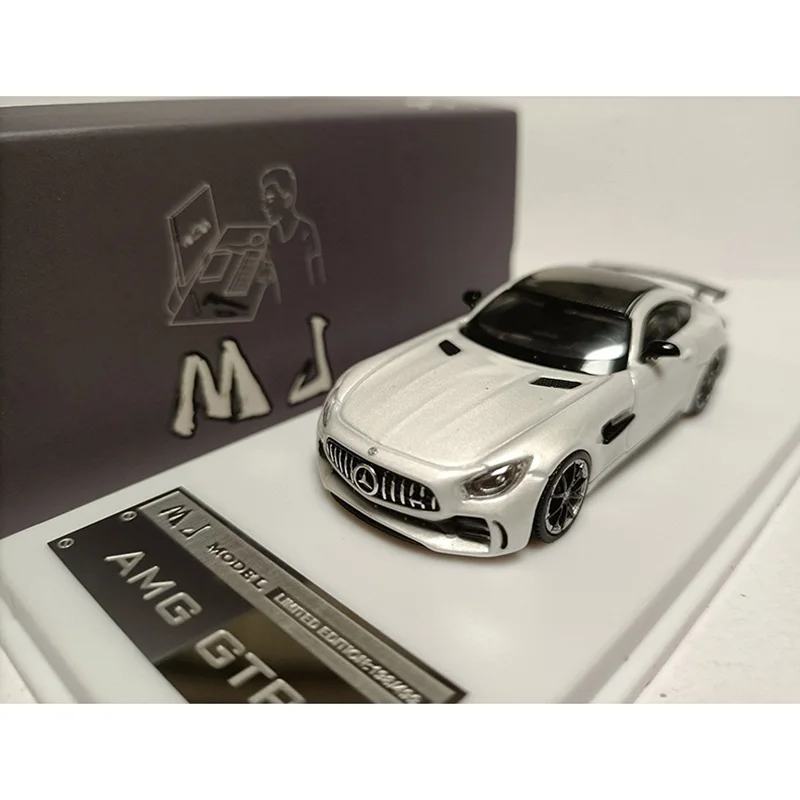 مجموعة نماذج سيارة مصنوعة من خليط معدني بمقياس 1:64 AMG GTR