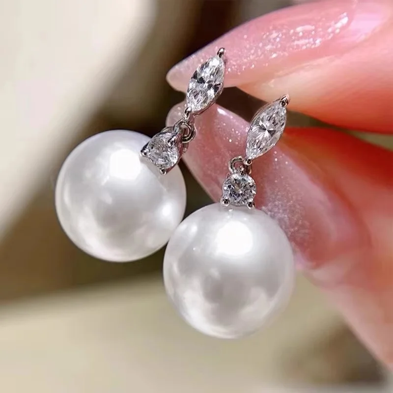 Huitan Noble Lady Tropfenohrringe mit künstlichen Perlen, hellem Zirkonia, Anhänger, Zubehör für Verlobung, Braut, Hochzeit, Schmuck