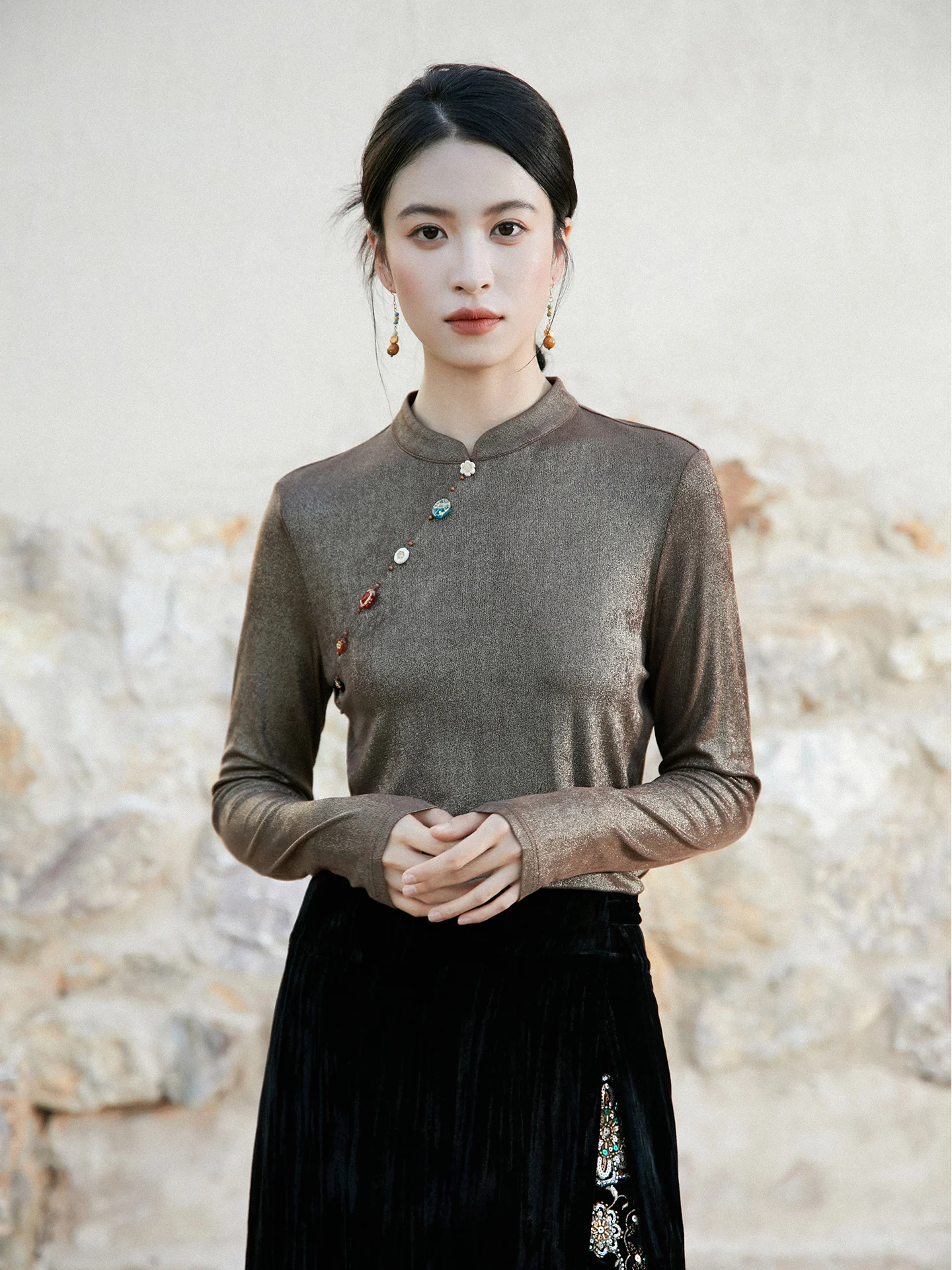 

Anytime Women's Slim Fit Acetate Fabric irt with Handmade Beads Stand Collar Long Sve Knitted Top Chinese Sle Faion