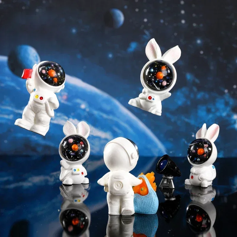 Creative Resin Astronaut Ornament Figure Statue Spaceman Desktop Decor Modeling Kids Gift Home Decoration Aquarium Accessories