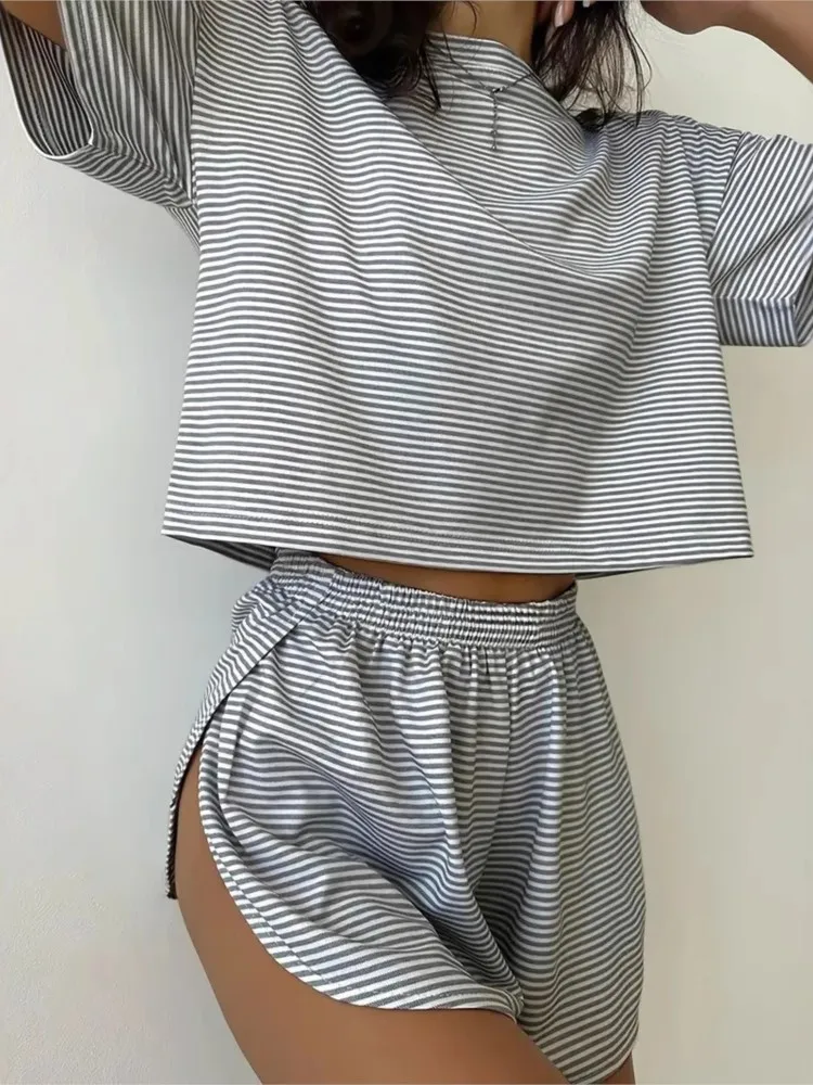 Conjuntos informales a rayas para mujer, Tops de manga corta con cuello redondo y pantalones cortos, conjunto de 2 piezas, ropa deportiva para mujer de verano