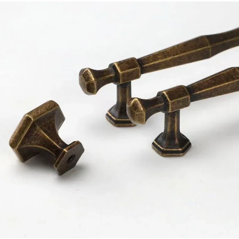 

YM Antique wardrobe door handle, modern light luxury, simple bronze, vintage single hole drawer, cupboard, wine cooler handle
