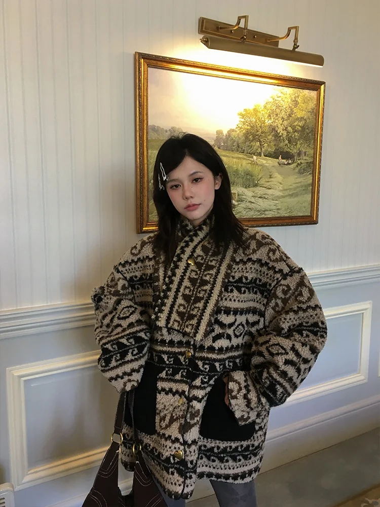 

Двусторонний носимый шарф-пальто из овечьей шерсти, вязаный свитер, верхняя одежда, повседневный стиль, чистый стиль, для электронной коммерции, коллекция SS 2023, зима...