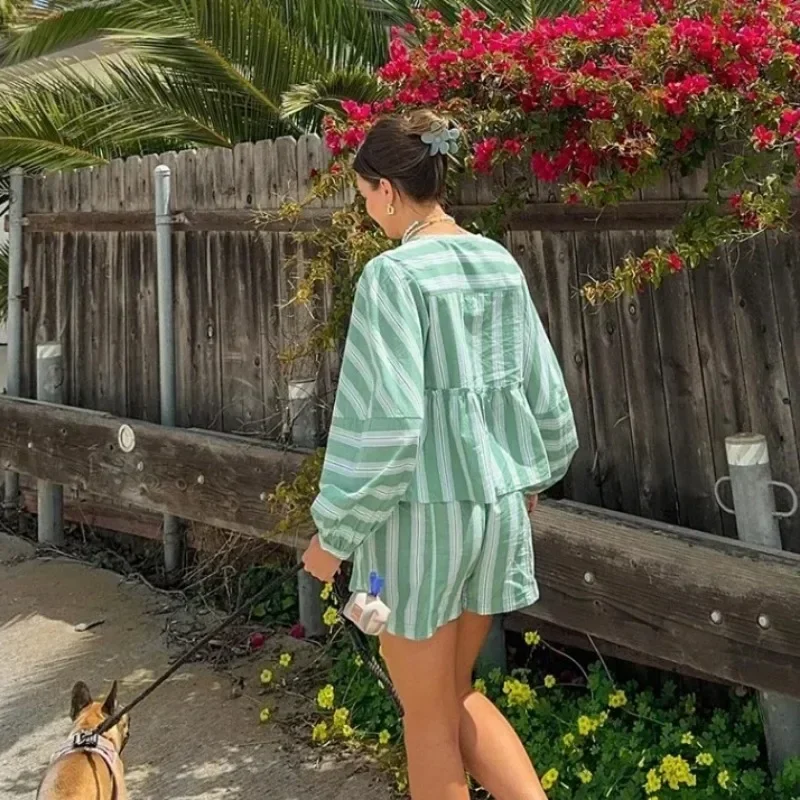 بذلة نسائية بأكمام منفوخة برباط من الدانتيل ، قمم برقبة على شكل حرف V نصف كم ، شورت بخصر مرن ، ملابس منزلية صيفية ، ملابس عطلة ، مجموعتان