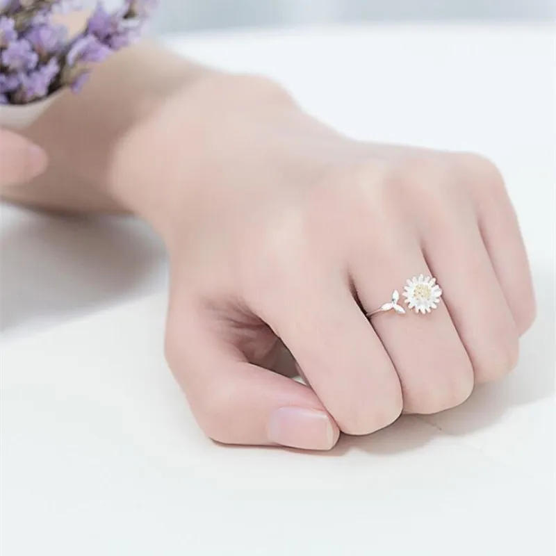 Nouveauté belle mode littéraire 925 bijoux en argent Sterling marguerite fleurs exquis femme cadeau bagues d'ouverture R211