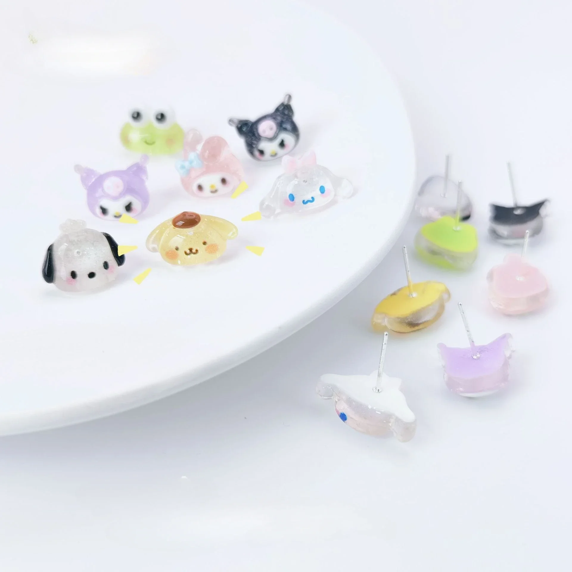 Sanrio Hello Kitty Kawaii Cute Earring Cinnamoroll for Girls Cartoon Ear Clip Ladies Jewelry Accessories Christmas Gift 2024