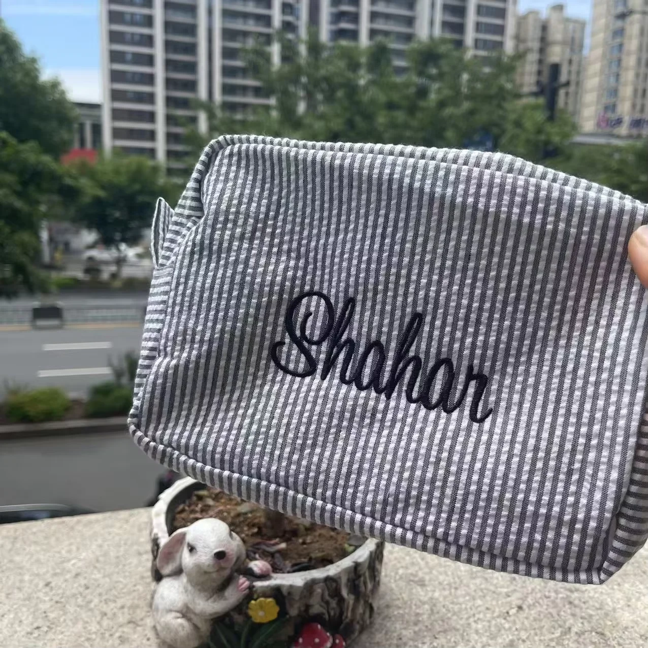 

New Personalized Name Striped Makeup Bag,Custom Embroidered Wedding Bridesmaid Gift,Single Letter Makeup Bag,Christmas Girl Gift