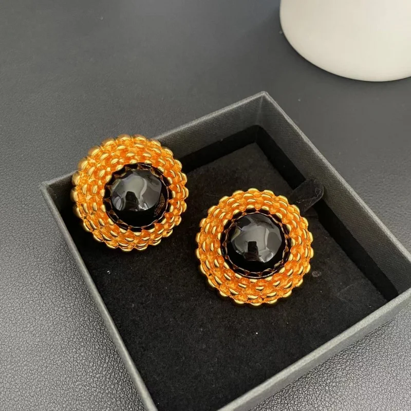 New Special OfferEuropean American Retro Resin Ear Clip Light Luxury High-Grade TemperamentInsWind Stylish and Unique Earrin