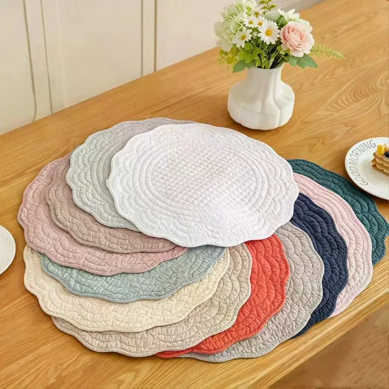 1 Pcs 38cm Round Cotton Quilted Table Mat, Microfiber Filling Washable Placemat for Dining, Kitchen Decor & Heat Protection