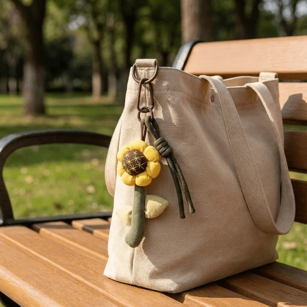 Cute Fabric Flower Keychain Plush Carabiner Clip Pastoral Style Bag Charm Lightweight Luffa Botanical Keyring For Handbag