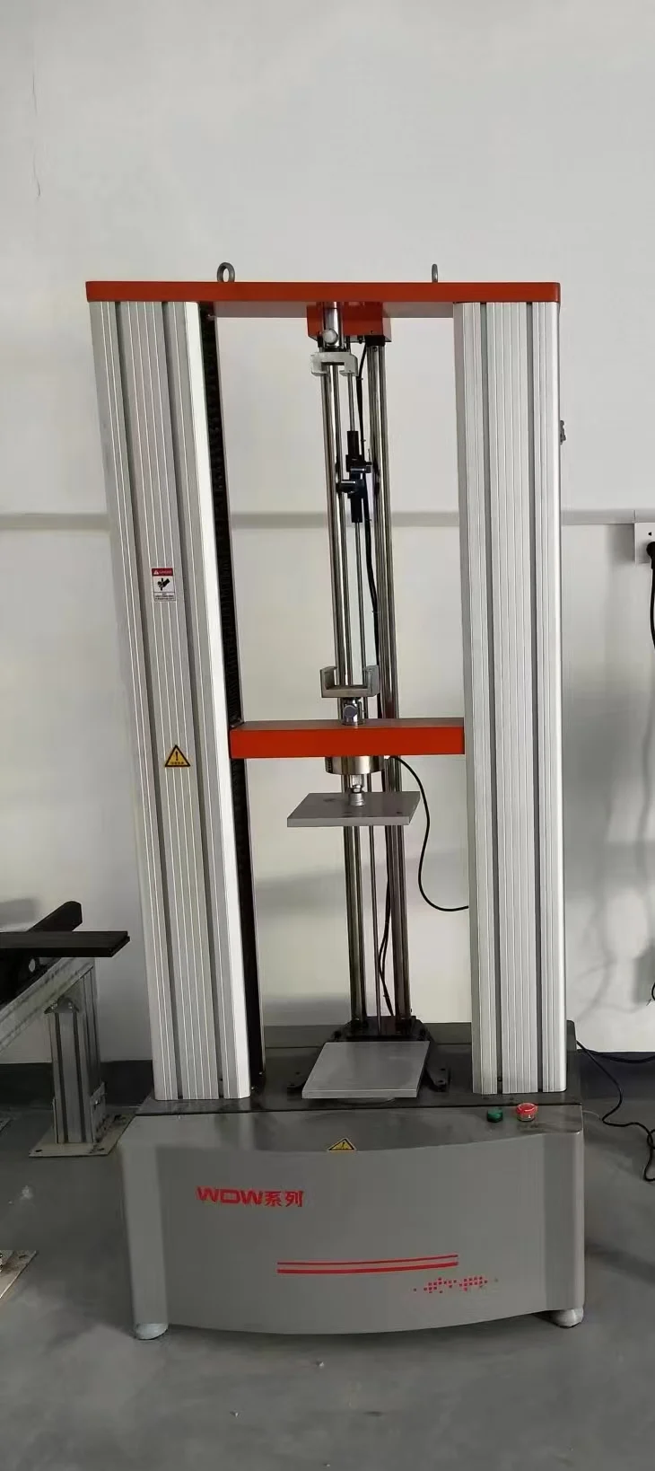 WDW Series 30KN Microcomputer Controlled Electronic Universal Material Testing Machine Testing Equipment view 3