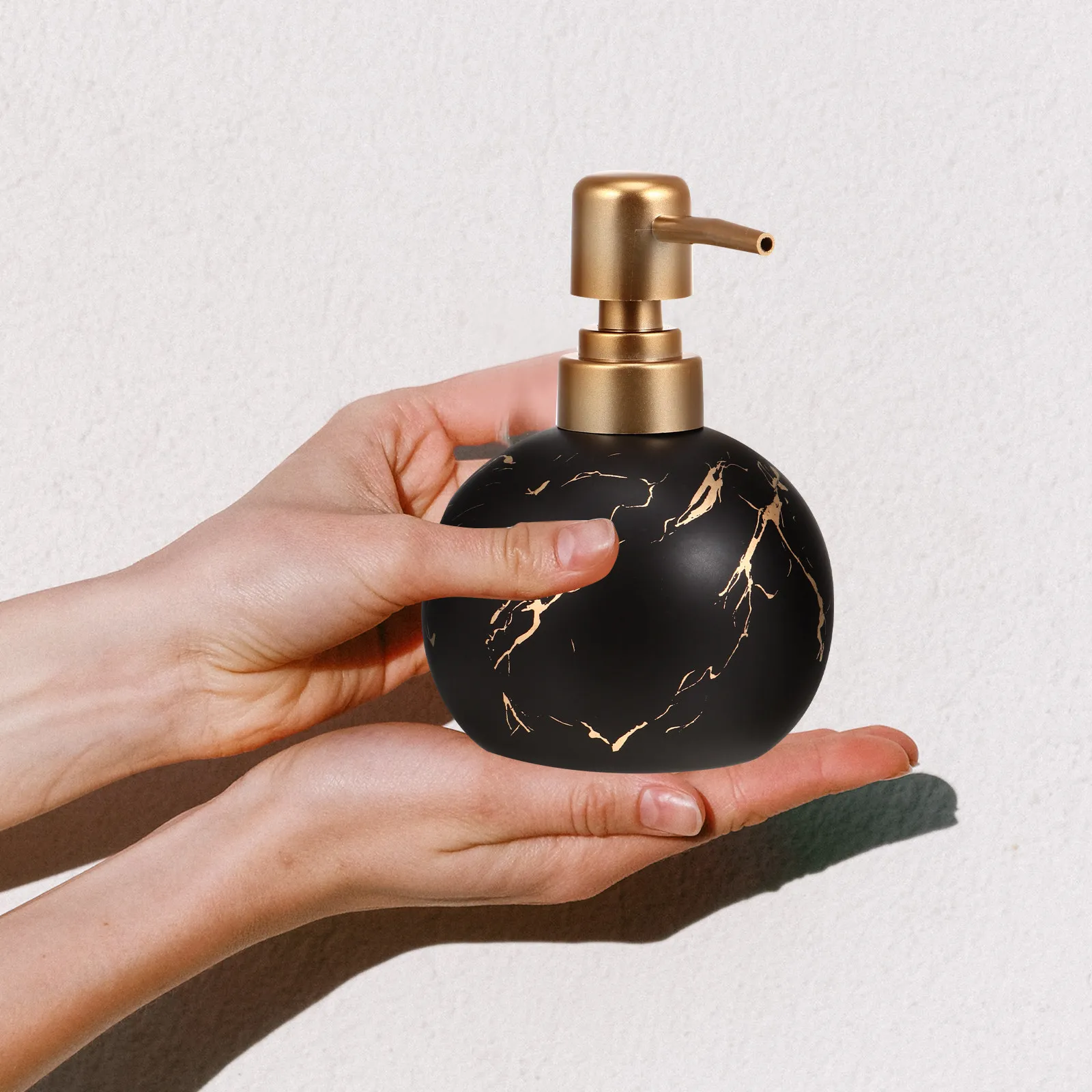 

Фарфоровая бутылка для упаковки, 1 шт., большой емкости, идеально подходит для дозирования лосьона, гладкая поверхность, без ржавчины, с помпой, идеальна для путешествий