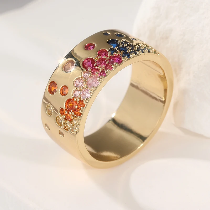 Exquisiter goldfarbener, mit mehrfarbigen CZ-Steinen besetzter Damenring, geometrischer Schmuck für den Alltag und Partys. – Detail 4