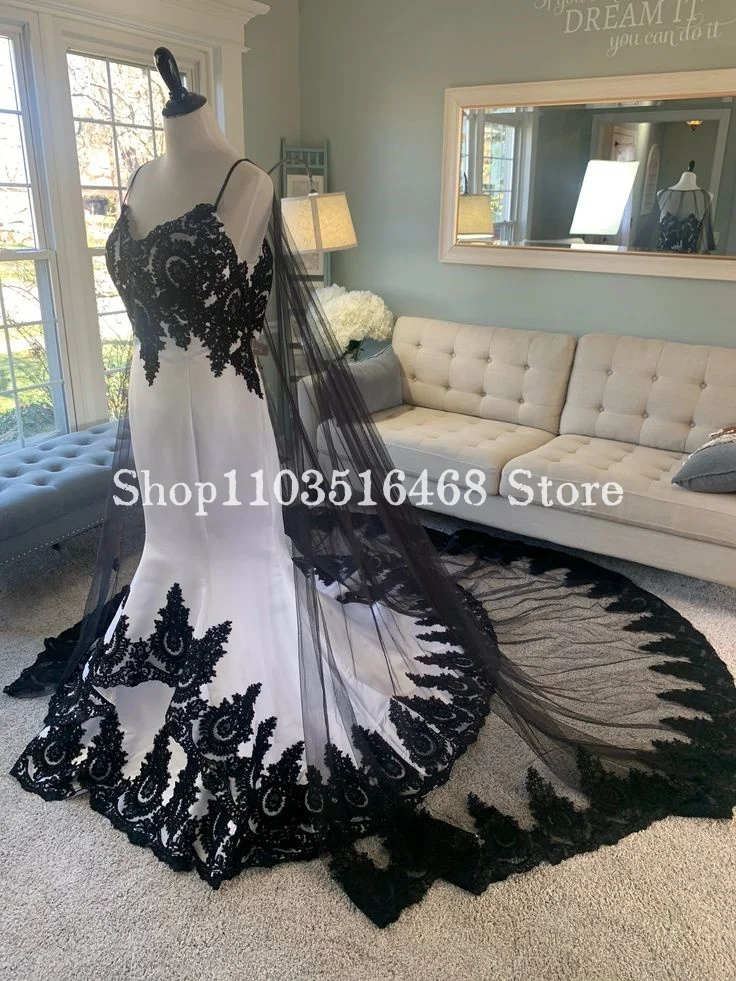 Abiti da sposa gotici bianchi 2024 per le donne corsetto con scollo a cuore ricamato nero aderente pizzo da sposa sirena vestido novia