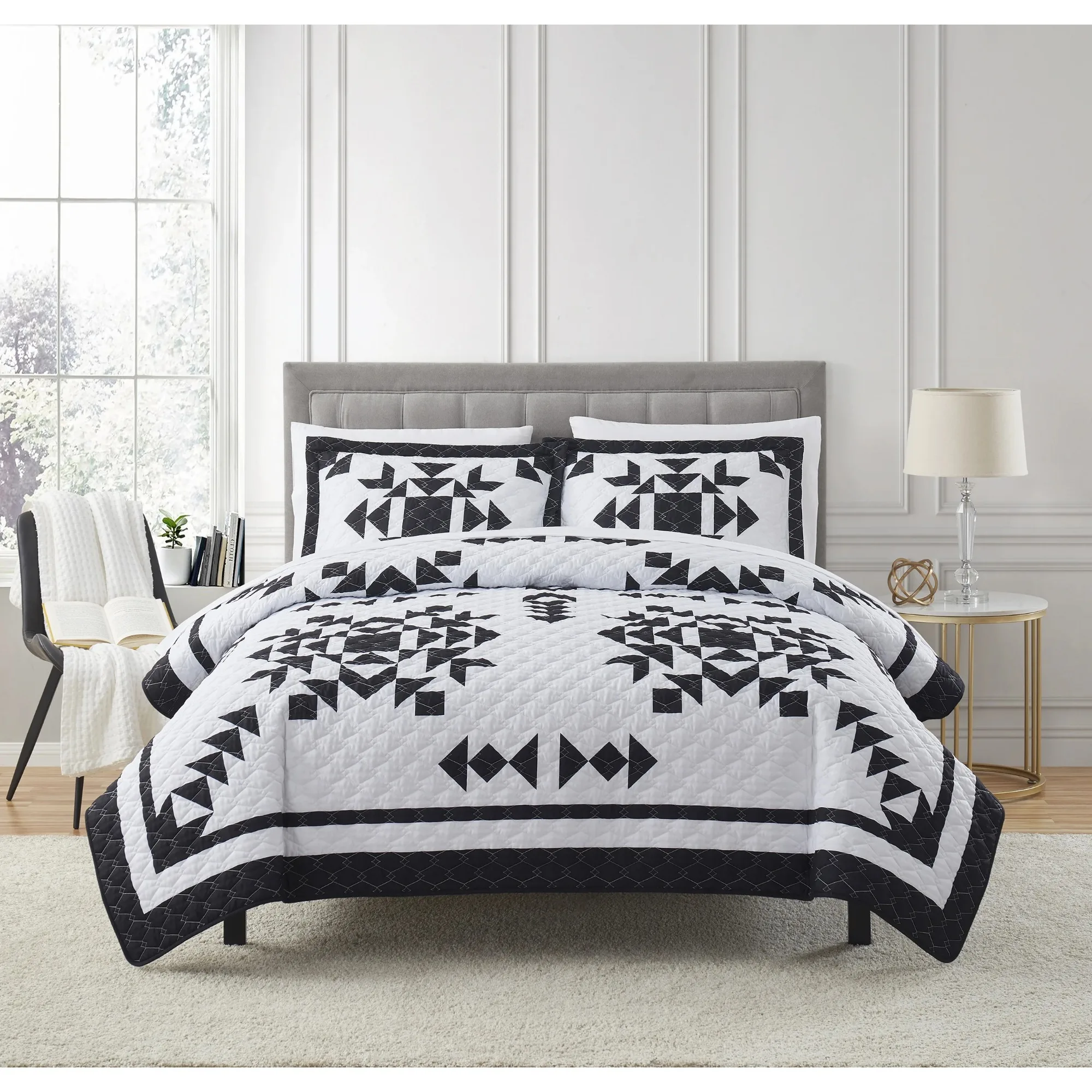 

7 Piece Black & White Quilt Set with Sheets, Queen