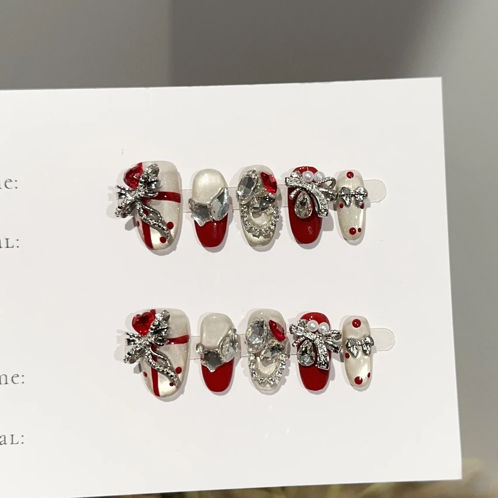 

10Pcs Christmas Handmade Press on Nails Red Short Nail Art Pieces Stacks of Diamonds and Flash Fake Nail Patches Накладные Ногти