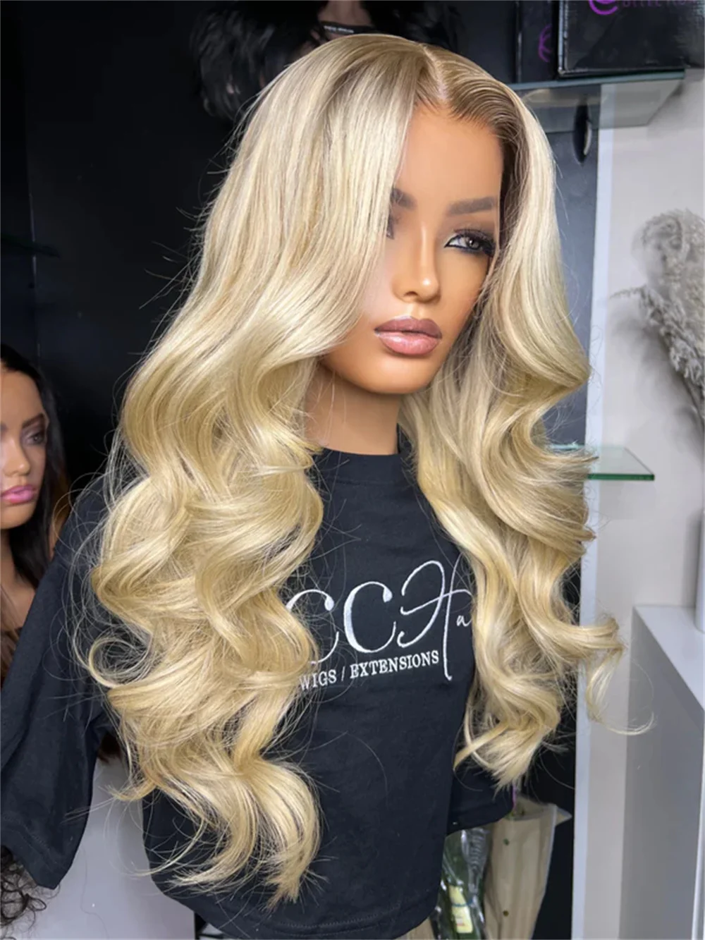 

Honey Blonde Dark Roots Synthetic Lace Front Wig Realistic Layered Body Wave Wig Natural Look Glueless Cosplay Wig For Women
