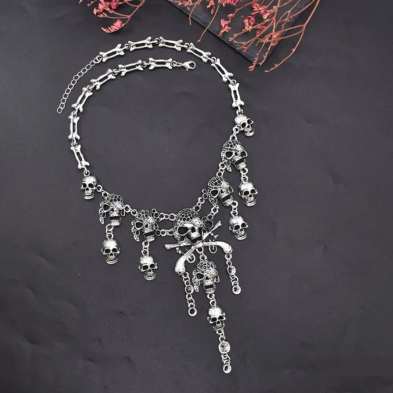 Vintage Gothic Rhinestone Skull Choker Necklaces for Women Creative Punk Hiphop Statement Necklace Party Holiday Jewelry Gift