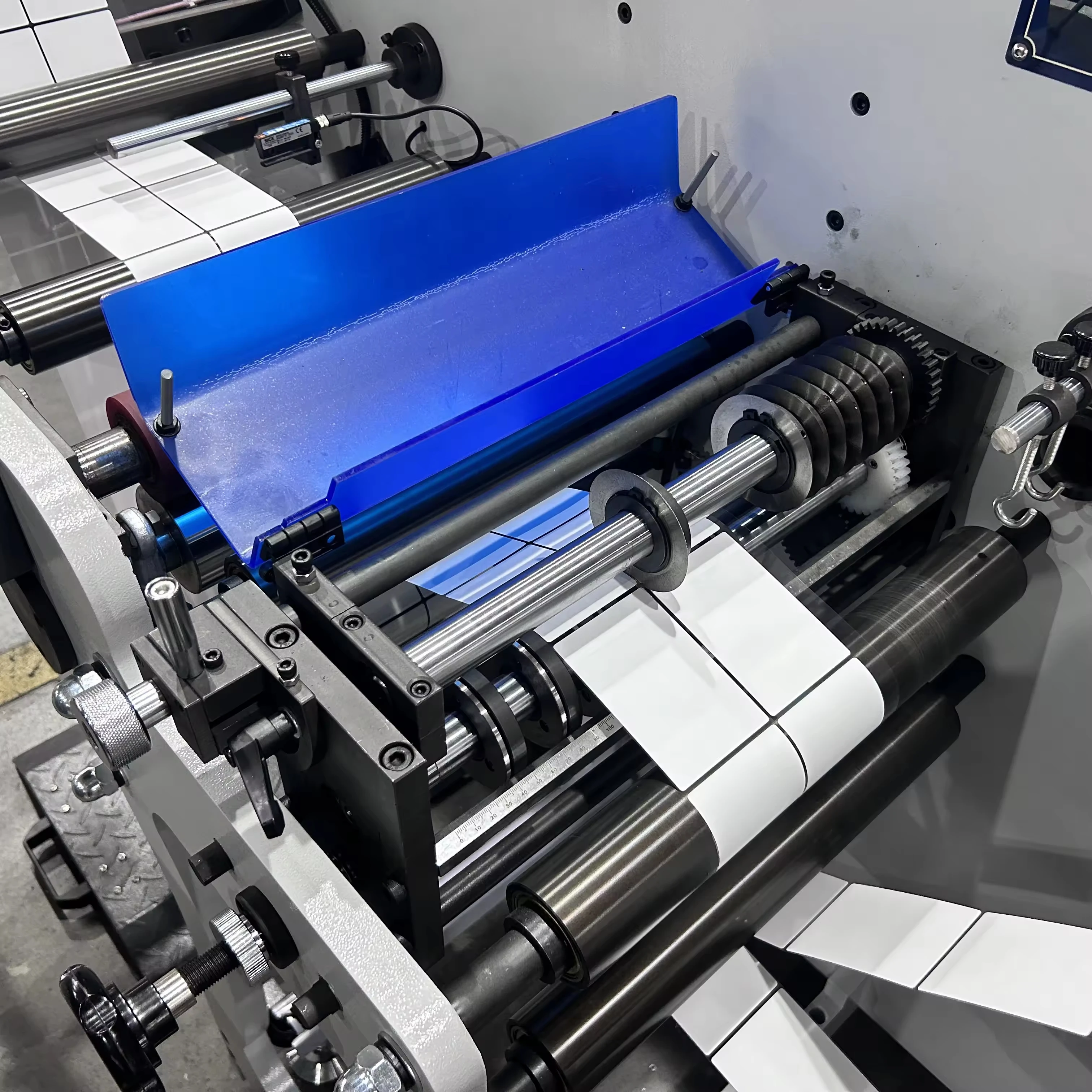 RTFQ-450 Heavy Duty Adhesive Label 350m/min Speed Slitting Rewind Machine with Auto Turret