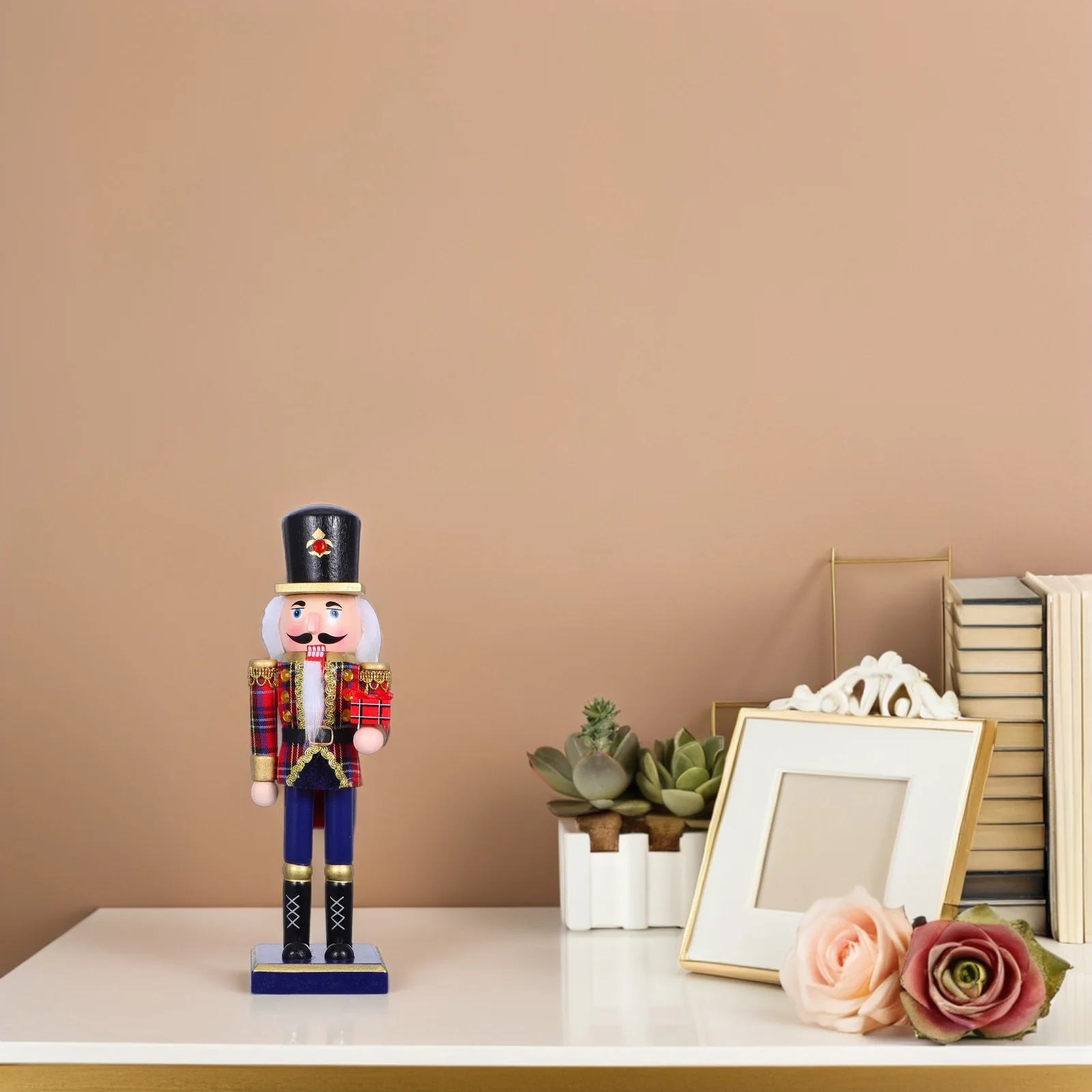 

Wooden Nutcracker Soldier Christmas Decoration Traditional Classic Nutcracker Statue Holiday Tabletop Shelf Ornament 25Cm Xmas