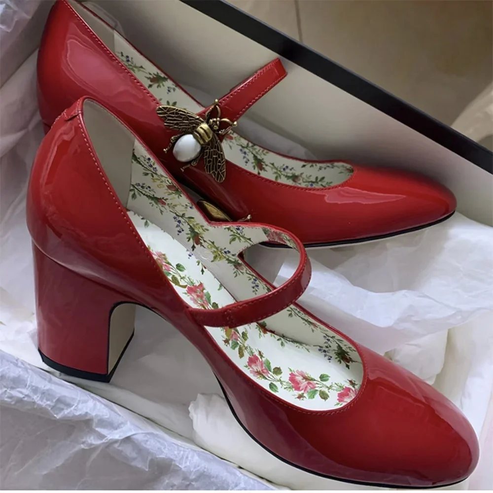 

Блестящие туфли-лодочки Мэри Джейн из лакированной кожи, пикантные туфли с круглым носком и квадратным каблуком, украшения Meatel, новые поступления, модные женские туфли на высоком каблуке