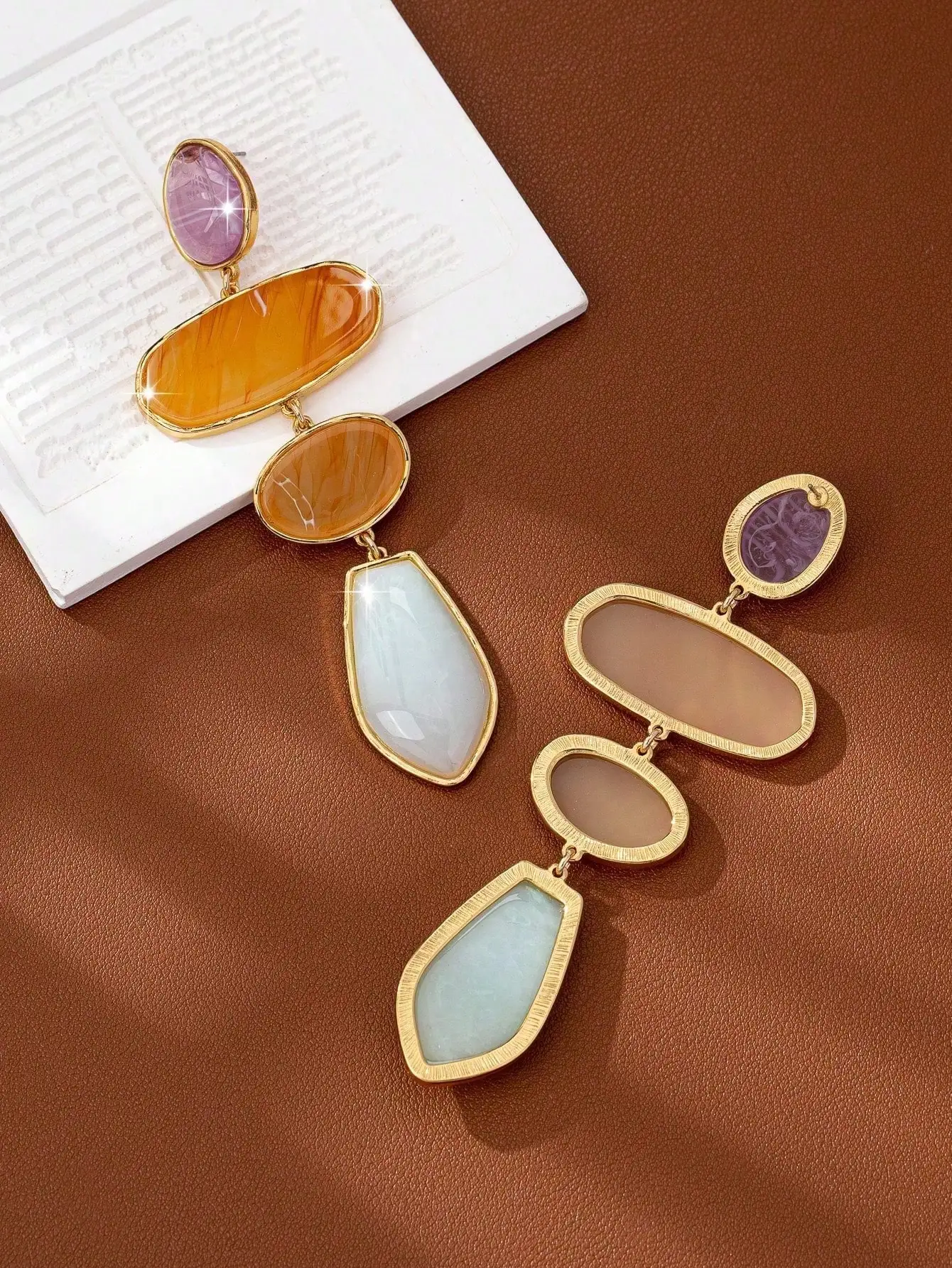A Pair of Light Luxury, Trendy, Sexy, Fashionable, Exaggerated, Stylish, New Resin Geometric Combination Casual and Versatile Women's Earrings