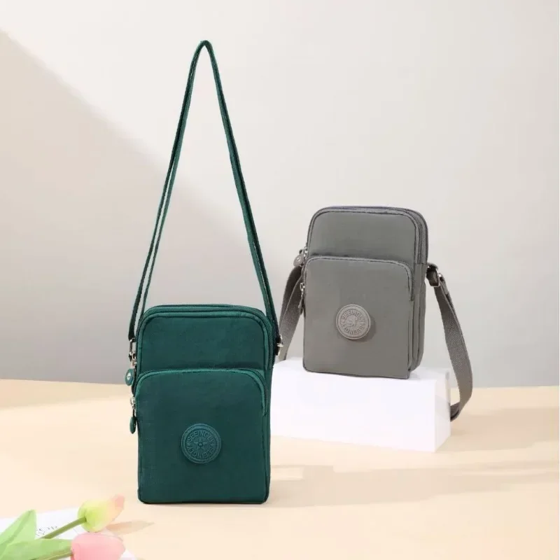 Outside Toiletry Daily Necessities Storage Bags Nylon Cross Body Bags Korean Shoulder Bags Version Mobile Phone Bag for Women