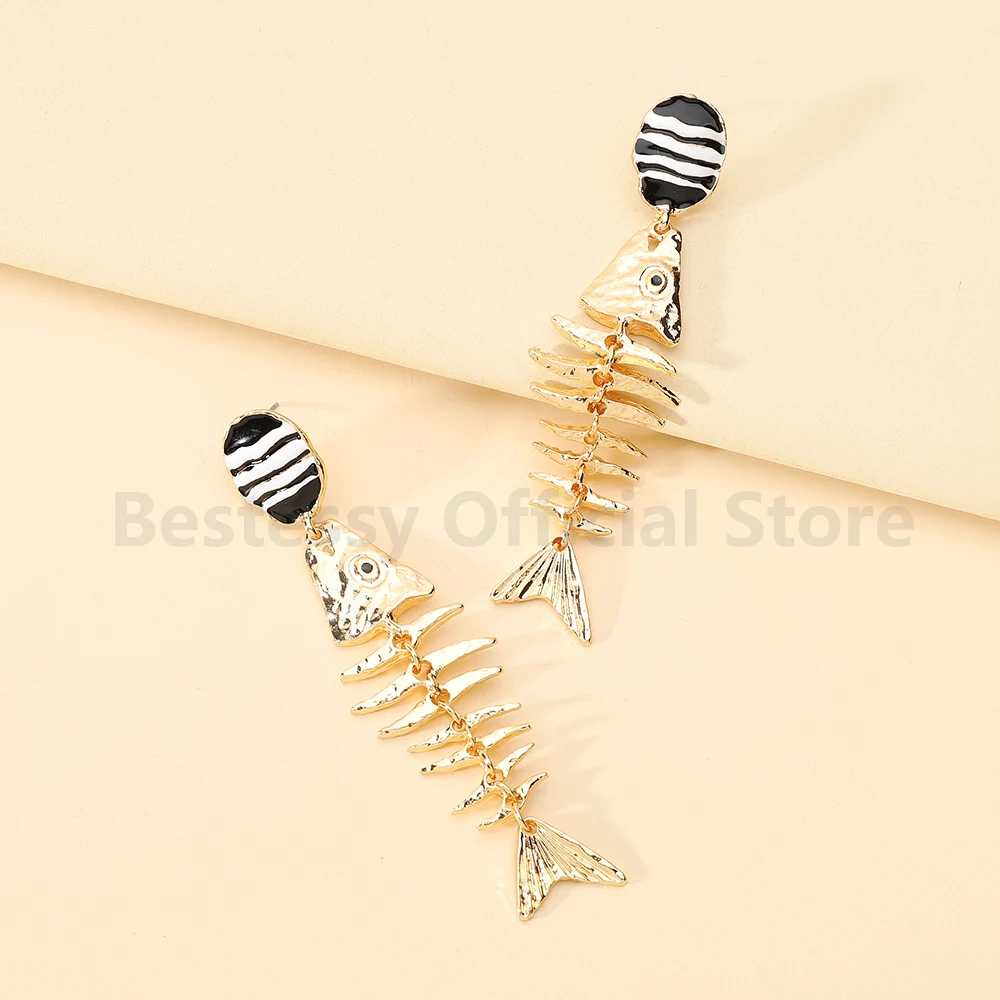 Vintage Gold Color Metal Enamel Fishbone Dangle Earrings for Women Party Prom Exaggerated Luxury Fashion Jewelry Accessories