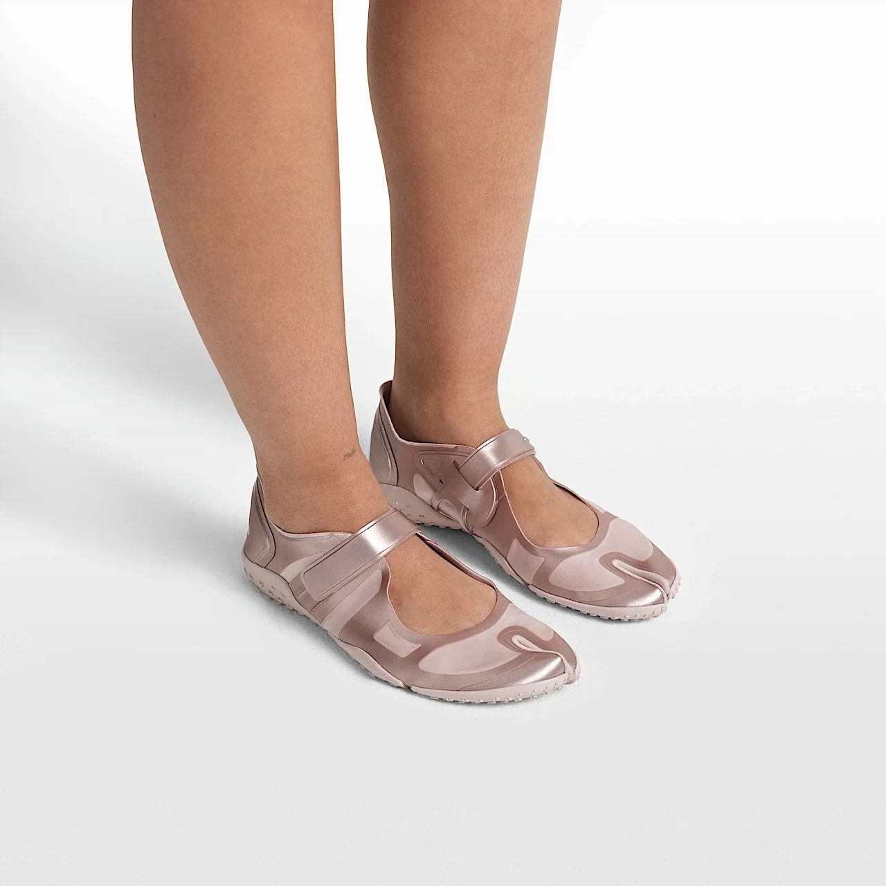 2026 Peking Opera Ballet Shoes Thin Bottom Mesh Yoga Respiratory Mary Jane Shoes Casual Summer Rubber Outsole Breathable Lightweight