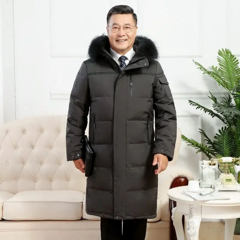 Jaket Musim Dingin Baru yang Tebal dan Hangat untuk Ayah Paruh Baya dan Lansia dengan Model Jaket Bulu Angsa Panjang Sedang yang Menjangkau Lutut