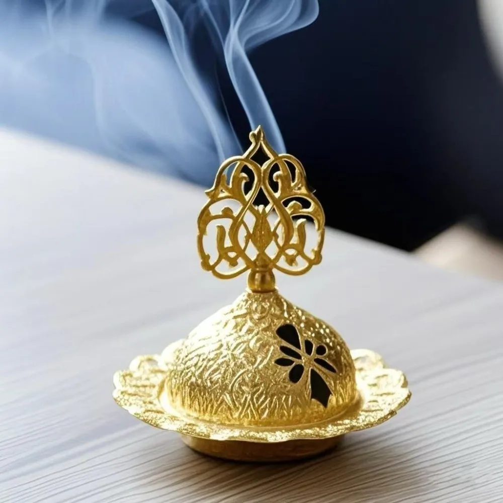 Decorative Alloy Metal Incense Burner Gold Retro Mini Censer Holder Hollow Out Star Moon Pattern Aromatherapy Burner Middle East