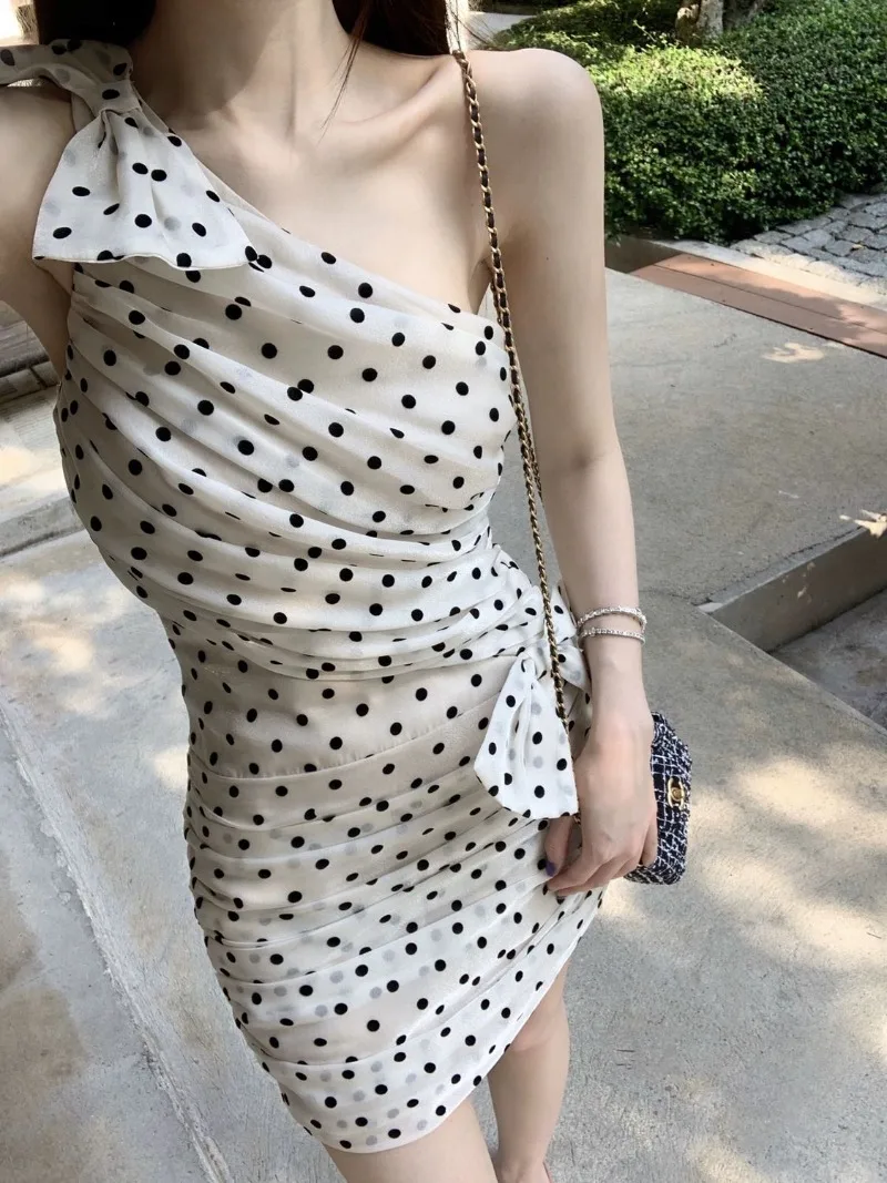 

Korean Fashionable White Polka Dot Diagonal Shoulder Bow Dress 2024 Women's Summer Temperament Waist Up Dresses Female Clothing