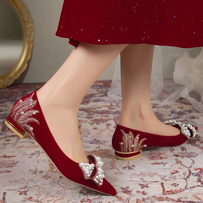 Pearl Crystal Bowtie Wedding Shoes Women Chinese Style Embroidery Bride Shoes Woman Red Pointed Toe Low Heels Pumps Ladeis 2023