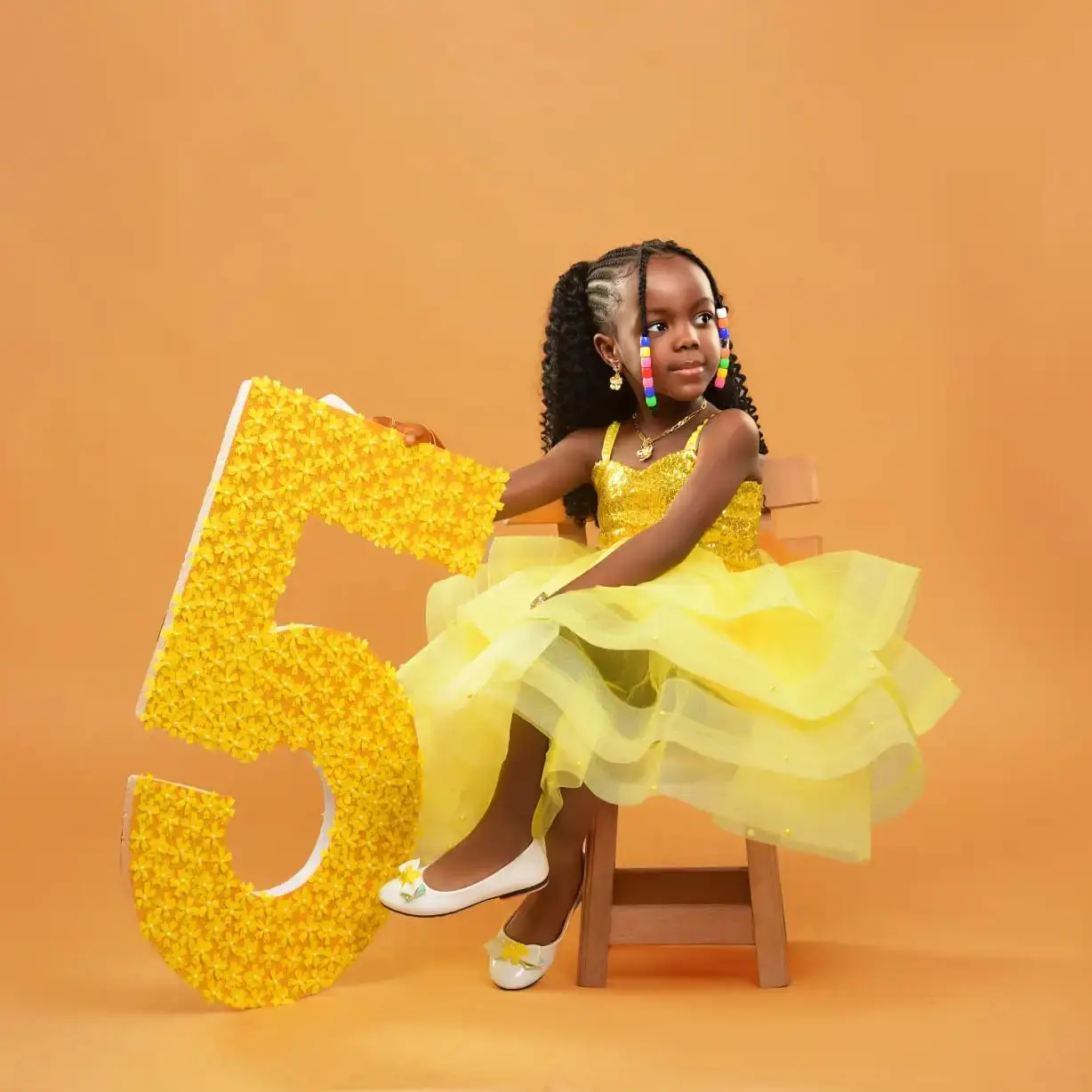 Vestidos de niña de flores amarillas para boda, tirantes de lentejuelas, hinchados en capas hasta la rodilla, vestidos de cumpleaños para niños, vestido de primera comunión