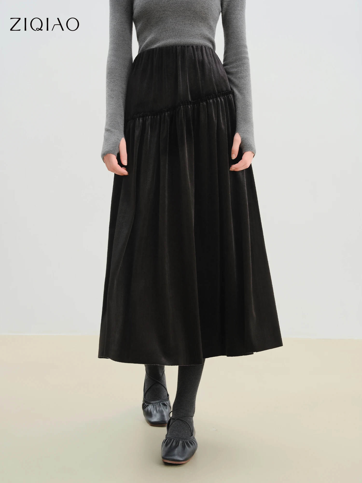 ZIQIAO تنورة نسائية مخملية صغيرة صديقة للبيئة مع لؤلؤ لامع أنيق بأغلاق شتاء 2025 وصل حديثًا تنانير سوداء عالية الخصر