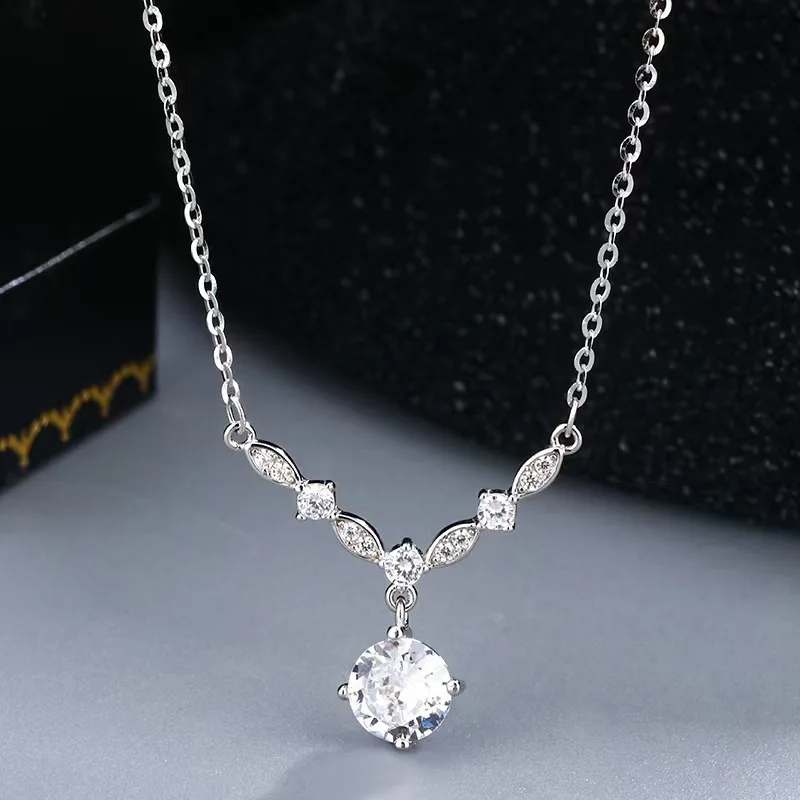 

Brilliant Oval Zircon Pendant Necklaces For Women Lady Elegant Sparkling Full Crystal Leaf Necklace Office Party Jewelry Gift
