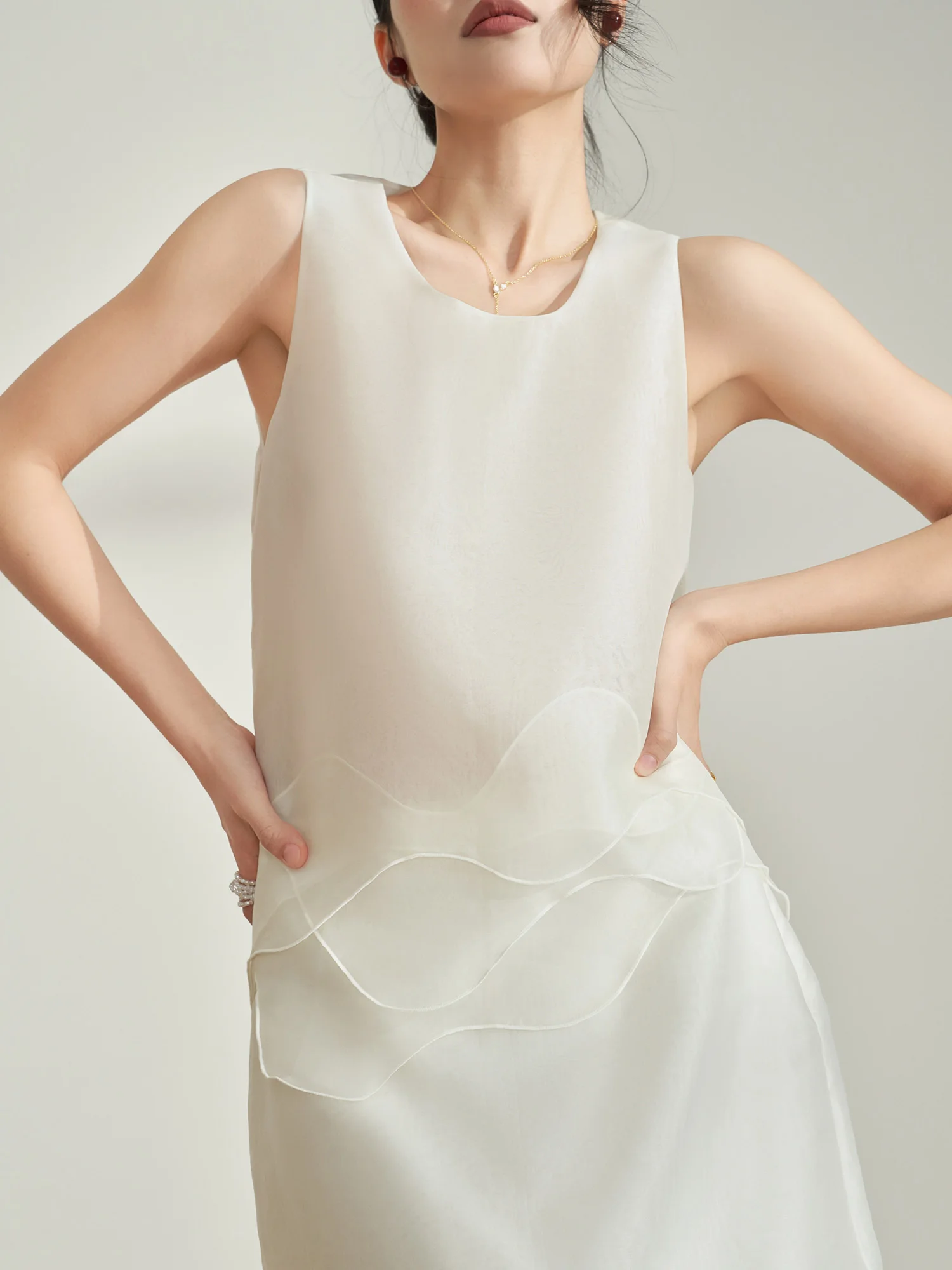 

Unique White Asymmetric Sleeveless Top And Skirt Set Elegant Summer Fashion for Women Breathable Medium Thickness Casual Wear