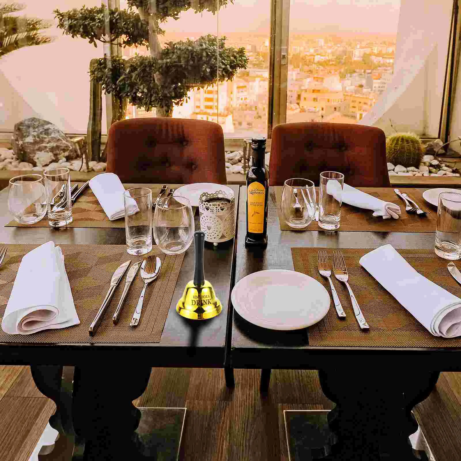 Cloche de table en métal, hochet de bar, main pour enterrement de vie de garçon, salle à manger, appel rétro, sonnette tendance e, 2 pièces