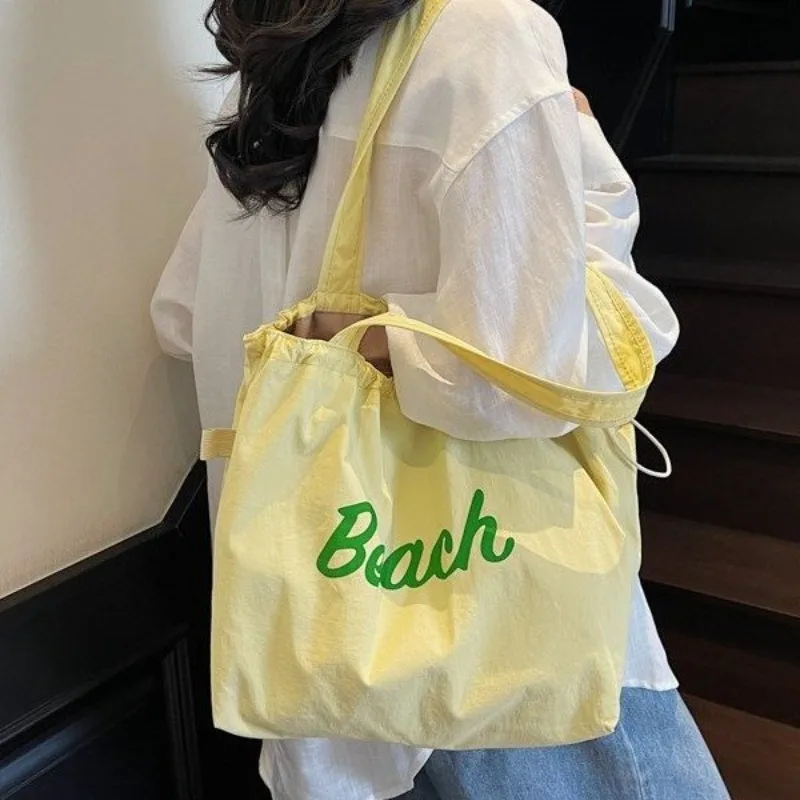 ハイエンドファッションソリッドカラーおむつバッグ女性のためのトレンディなレザーメッセンジャーバッグシンプルなクロスボディバッグ高級ブランドヴィンテージ